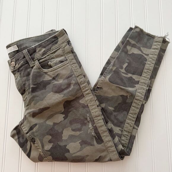 Zara Camouflage Distressed Ankle Jeans - Size 6 - Picture 2 of 4